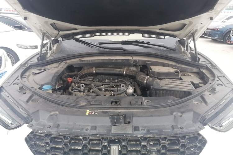 Used Wey VV7 2019 Upgraded Model 2.0T Flagship Version China VI Engine Bay