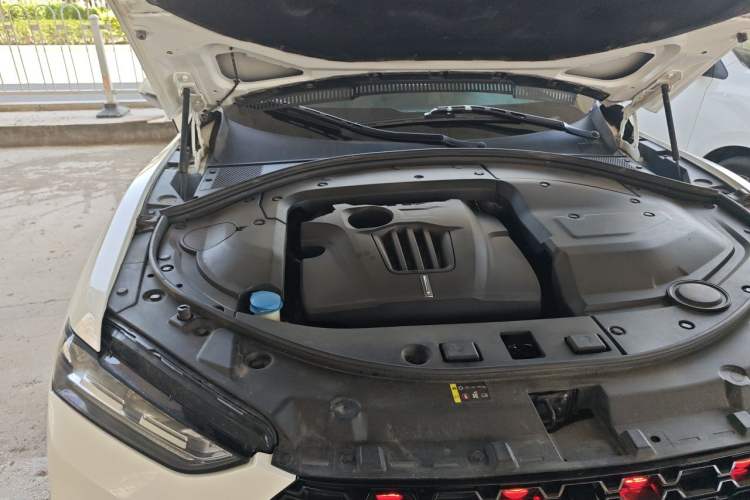 Used Wey VV7 2019 Upgraded Model 2.0T Flagship Version China V Standard Engine Bay Right