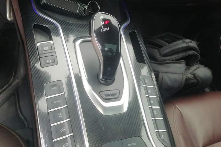 Used Wey VV7 2019 Upgraded Model 2.0T Flagship Version China VI Gear Lever