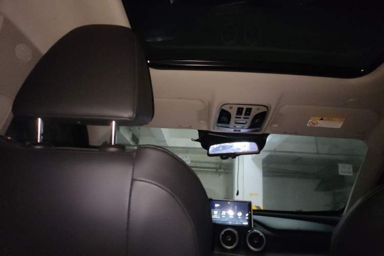 Used Wey VV7 2019 Upgraded Model 2.0T Ultra-Luxury Version China V Standard Headliner