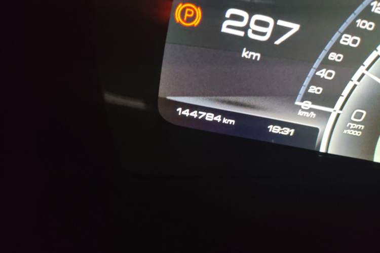 Used Wey VV7 2019 Upgraded Model 2.0T Ultra-Luxury Version China VI Standard Odometer Close Up