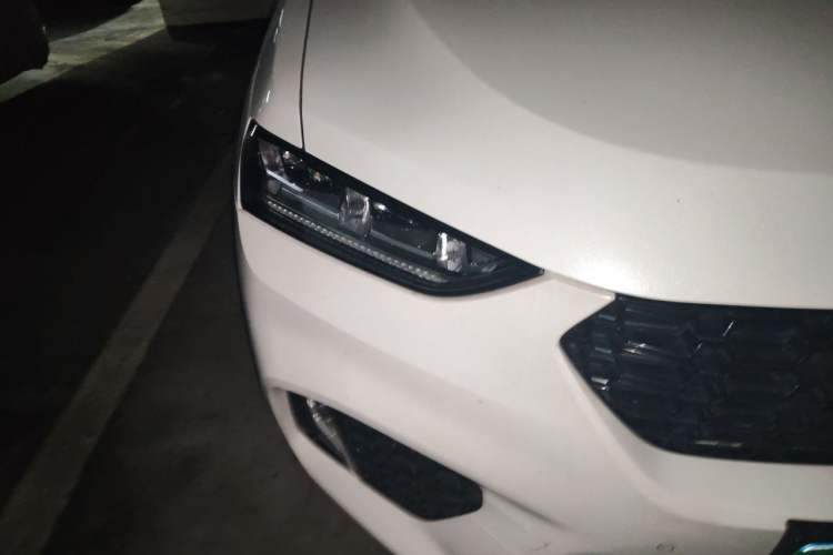 Used Wey VV7 2019 Upgraded Model 2.0T Ultra-Luxury Version China VI Standard Right Front Headlight