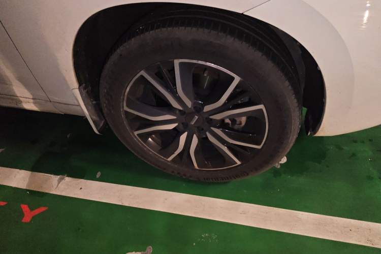 Used Wey VV7 2019 Upgraded Model 2.0T Flagship Version China V Standard Right Front Wheel Hub