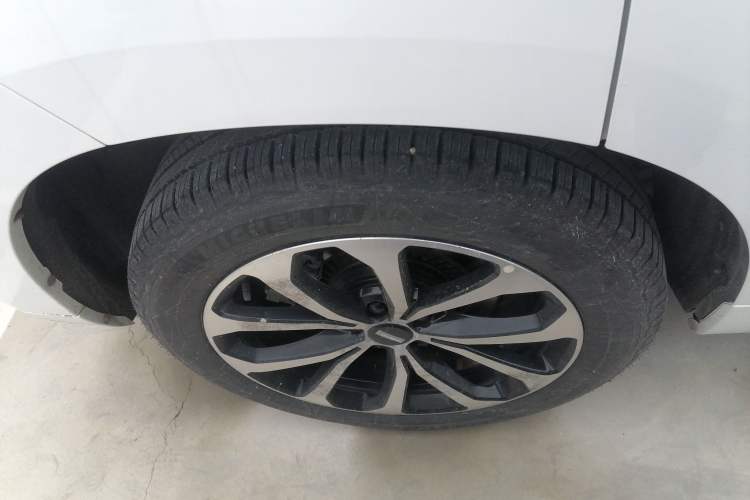 Used Wey VV7 2019 Upgraded Model 2.0T Ultra-Luxury Version China VI Standard Right Rear Wheel Hub