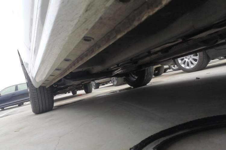 Used Wey VV7 2019 Upgraded Model 2.0T Ultra-Luxury Version China VI Standard Right Side Sill