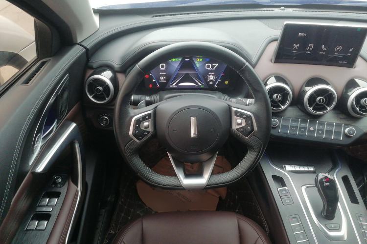 Used Wey VV7 2019 Upgraded Model 2.0T Ultra-Luxury Version China VI Standard Steering Wheel