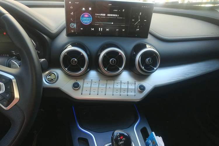 Used Wey VV7 2020 2.0T Flagship Edition Audio And AC Panel