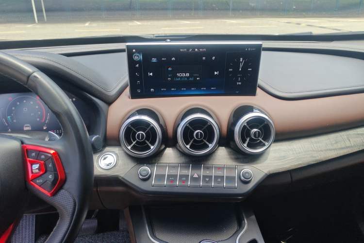 Used Wey VV7 2020 2.0T Ultra-Luxury Version Audio And AC Panel