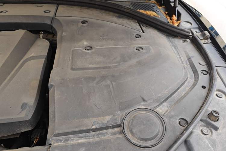 Used Wey VV7 2020 2.0T Flagship Edition Engine Bay Left