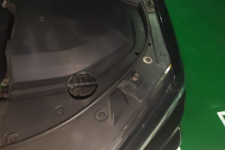 Used Wey VV7 2020 2.0T Flagship Edition Engine Bay Left