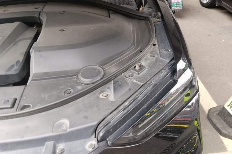 Used Wey VV7 2020 2.0T Ultra-Luxury Version Engine Bay Left