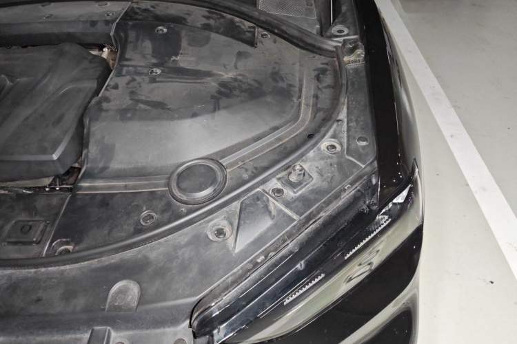 Used Wey VV7 2020 2.0T Flagship Edition Engine Bay Left