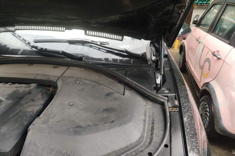 Used Wey VV7 2020 2.0T Flagship Edition Engine Bay Left