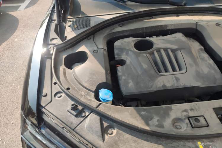 Used Wey VV7 2020 2.0T Ultra-Luxury Version Engine Bay Right