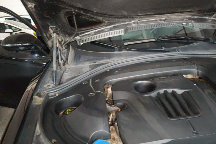 Used Wey VV7 2020 2.0T Flagship Edition Engine Bay Right