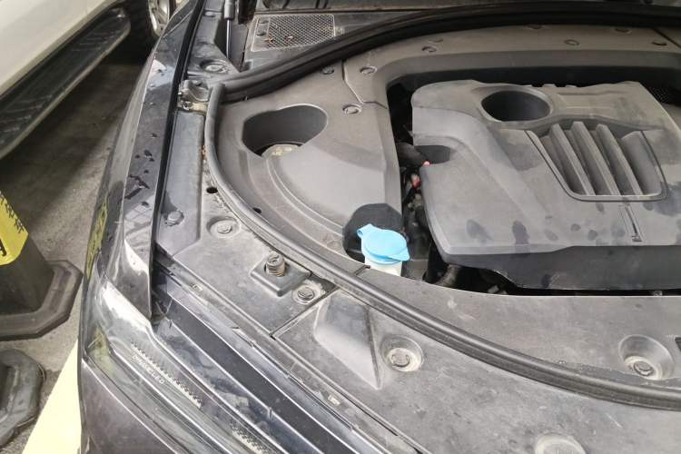 Used Wey VV7 2020 2.0T Ultra-Luxury Version Engine Bay Right