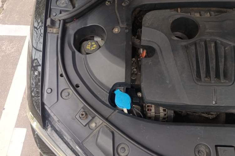 Used Wey VV7 2020 2.0T Ultra-Luxury Version Engine Bay Right