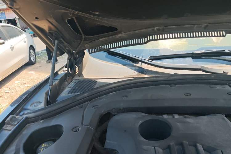 Used Wey VV7 2020 2.0T Ultra-Luxury Version Engine Bay Right