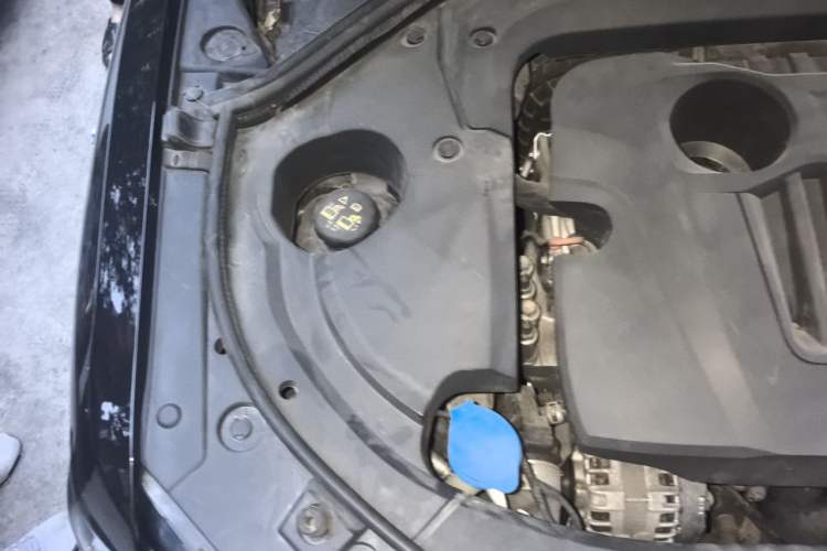 Used Wey VV7 2020 2.0T Flagship Edition Engine Bay Right