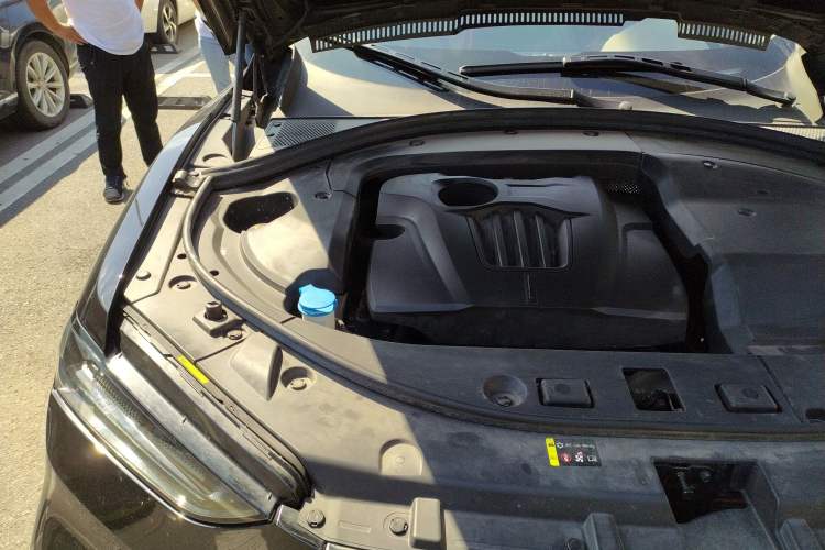Used Wey VV7 2020 2.0T Flagship Edition Engine Bay Right
