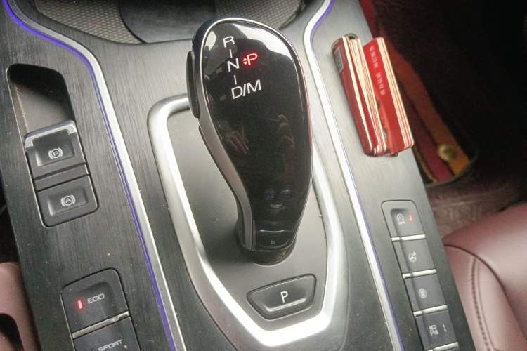 Used Wey VV7 2020 2.0T Ultra-Luxury Version Gear Lever
