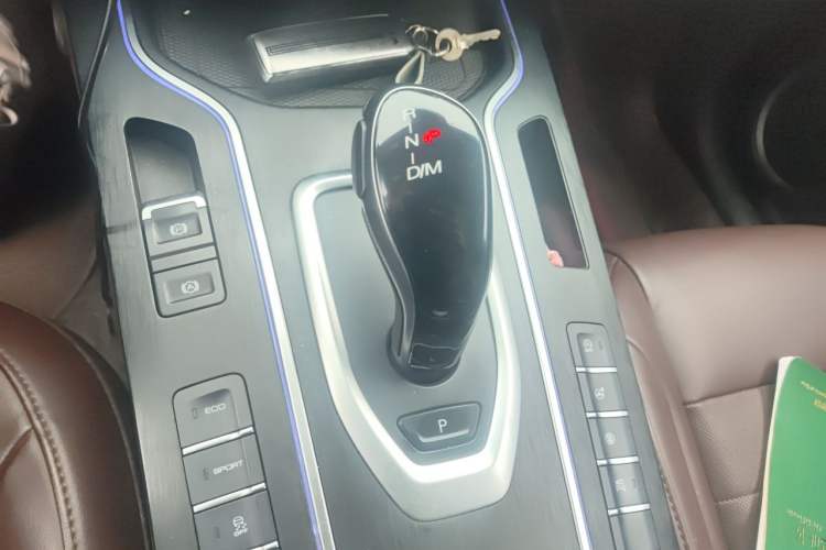 Used Wey VV7 2020 2.0T Flagship Edition Gear Lever
