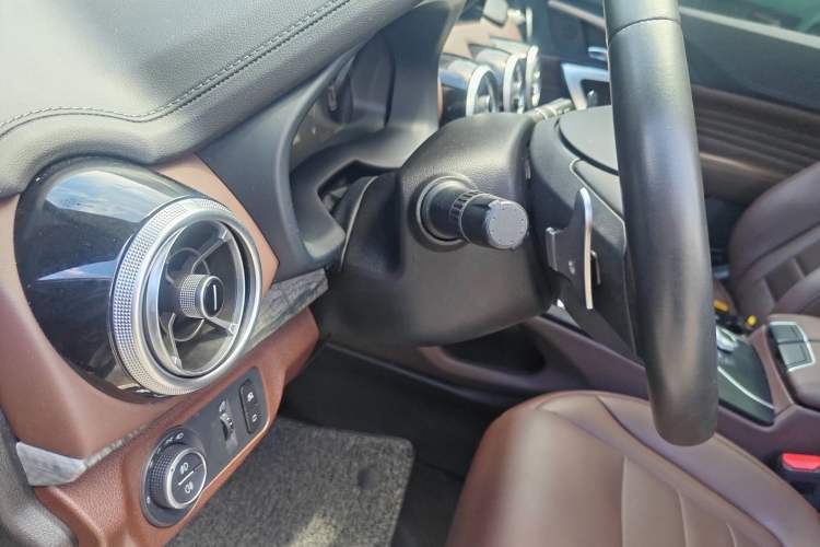 Used Wey VV7 2020 2.0T Ultra-Luxury Version Interior 6