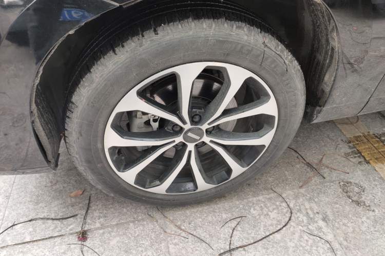 Used Wey VV7 2020 2.0T Ultra-Luxury Version Left Front Wheel Hub