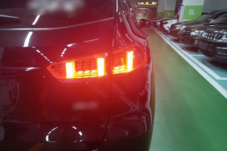 Used Wey VV7 2020 2.0T Ultra-Luxury Version Right Rear Taillight