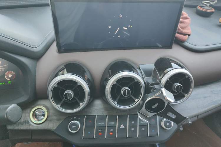 Used Wey VV7 2020 2.0T Flagship Edition Audio And AC Panel