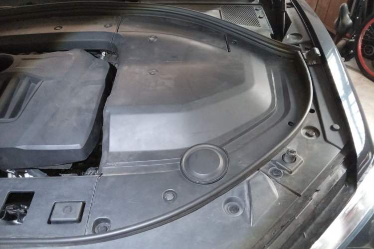 Used Wey VV7 2020 2.0T Flagship Edition Engine Bay Left