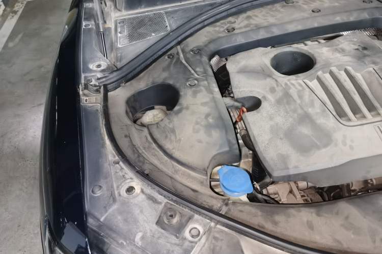 Used Wey VV7 2020 2.0T Ultra-Luxury Version Engine Bay Right