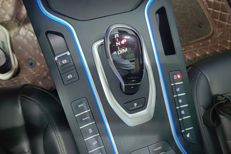 Used Wey VV7 2020 2.0T Ultra-Luxury Version Gear Lever