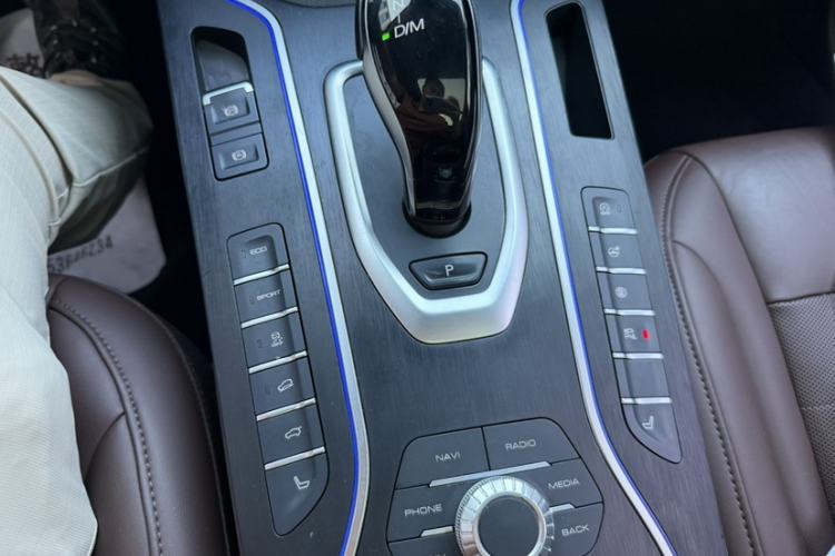 Used Wey VV7 2020 2.0T Flagship Edition Gear Lever