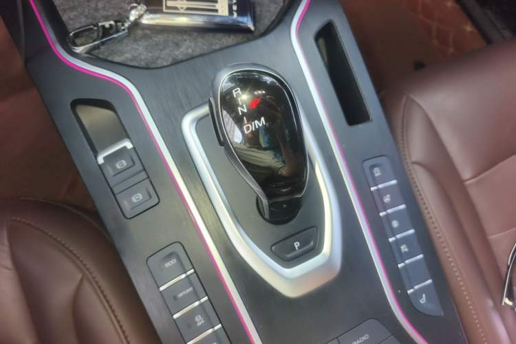 Used Wey VV7 2020 2.0T Flagship Edition Gear Lever
