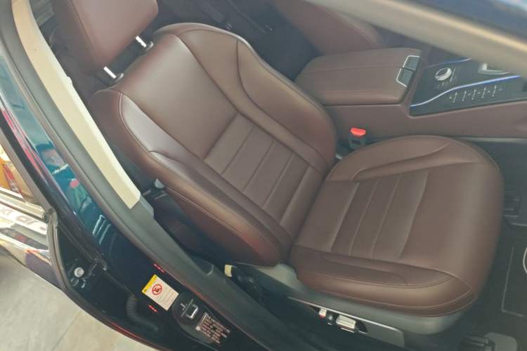 Used Wey VV7 2020 2.0T Ultra-Luxury Version Right Front Seat