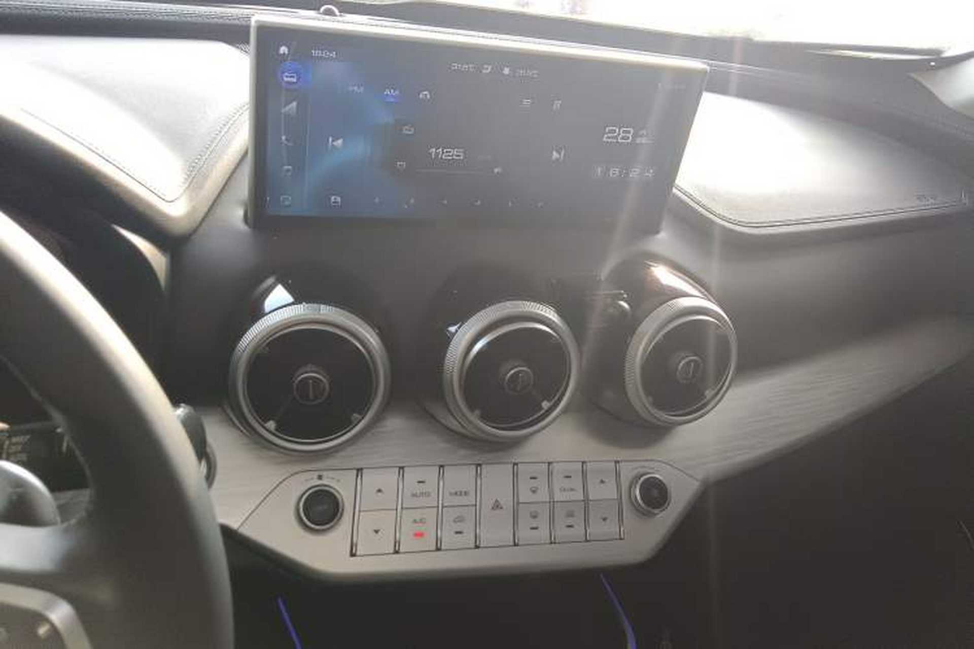 Used Wey VV7 2020 2.0T Ultra-Luxury Version Audio And AC Panel