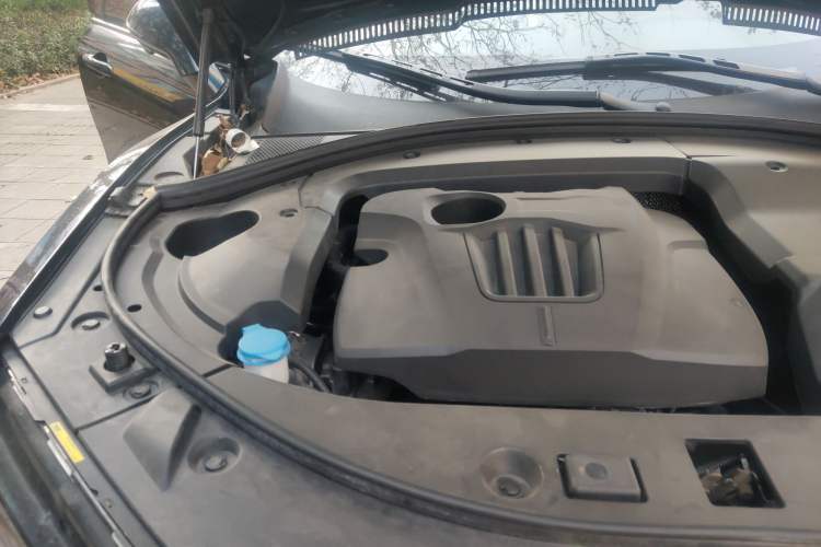 Used Wey VV7 2020 2.0T Flagship Edition Engine Bay Right