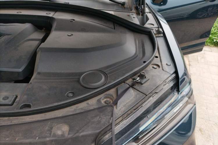 Used Wey VV7 2020 2.0T Flagship Edition Engine Bay Left