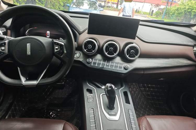 Used Wey VV7 2020 2.0T Flagship Edition Audio And AC Panel