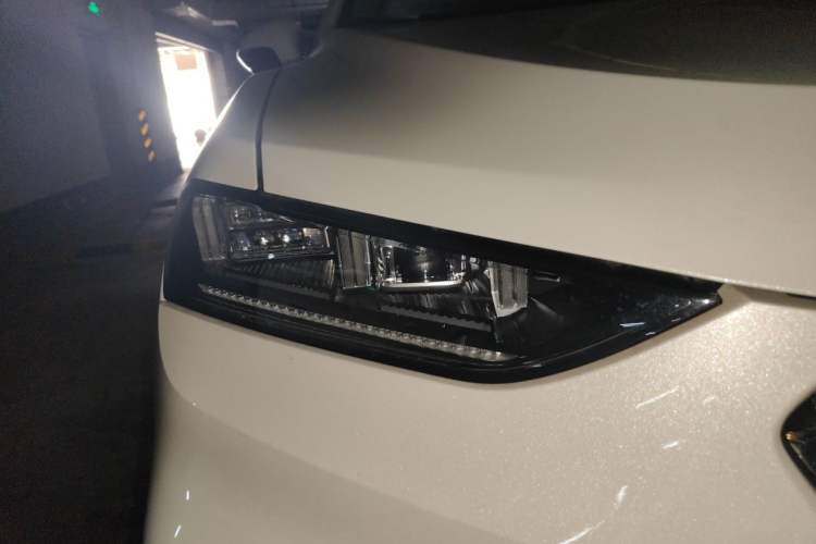 Used Wey VV7 2020 2.0T Flagship Edition Right Front Headlight