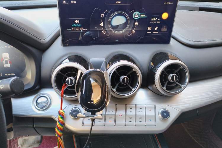 Used Wey VV7 2021 2.0T Technology Edition Audio And AC Panel