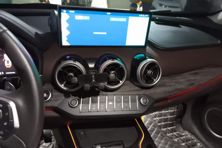 Used Wey VV7 2021 2.0T Technology Edition Audio And AC Panel