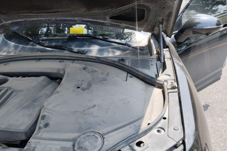 Used Wey VV7 2021 2.0T Technology Edition Engine Bay Left