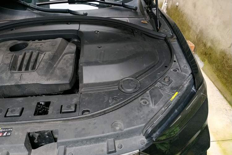 Used Wey VV7 2021 2.0T Technology Edition Engine Bay Left