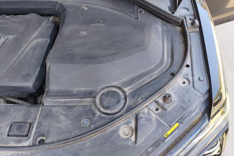 Used Wey VV7 2021 2.0T Technology Edition Engine Bay Left
