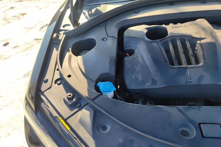 Used Wey VV7 2021 2.0T Technology Edition Engine Bay Right