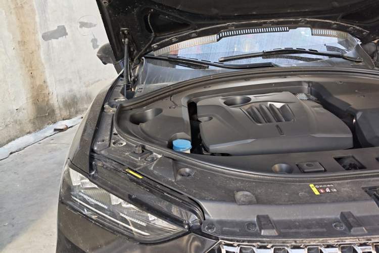 Used Wey VV7 2021 2.0T Technology Edition Engine Bay Right