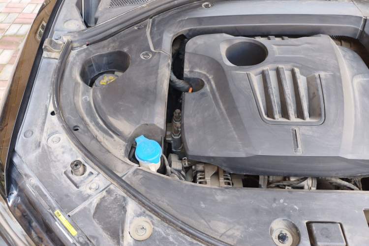 Used Wey VV7 2021 2.0T Technology Edition Engine Bay Right