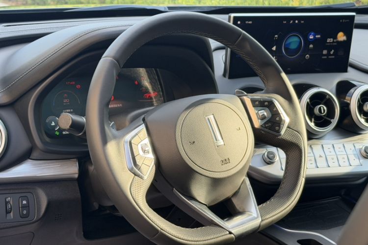 Used Wey VV7 2021 2.0T Technology Edition Interior 11